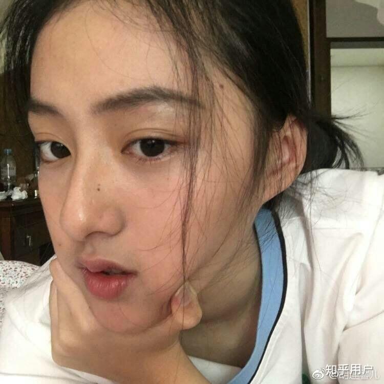 有哪些可爱女生的素颜照