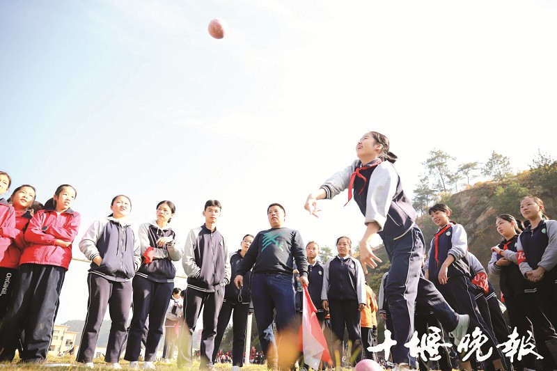 市五中秋季运动会 满满青春味-十堰晚报数字报|十堰晚报电子版 - 十堰