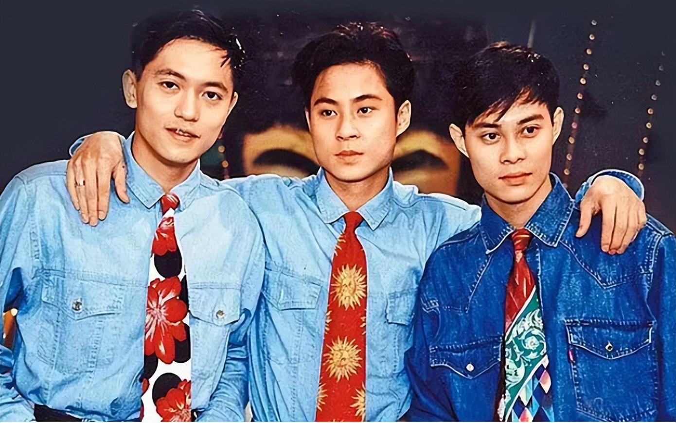 草蜢乐队(草蜢乐队经典老歌)