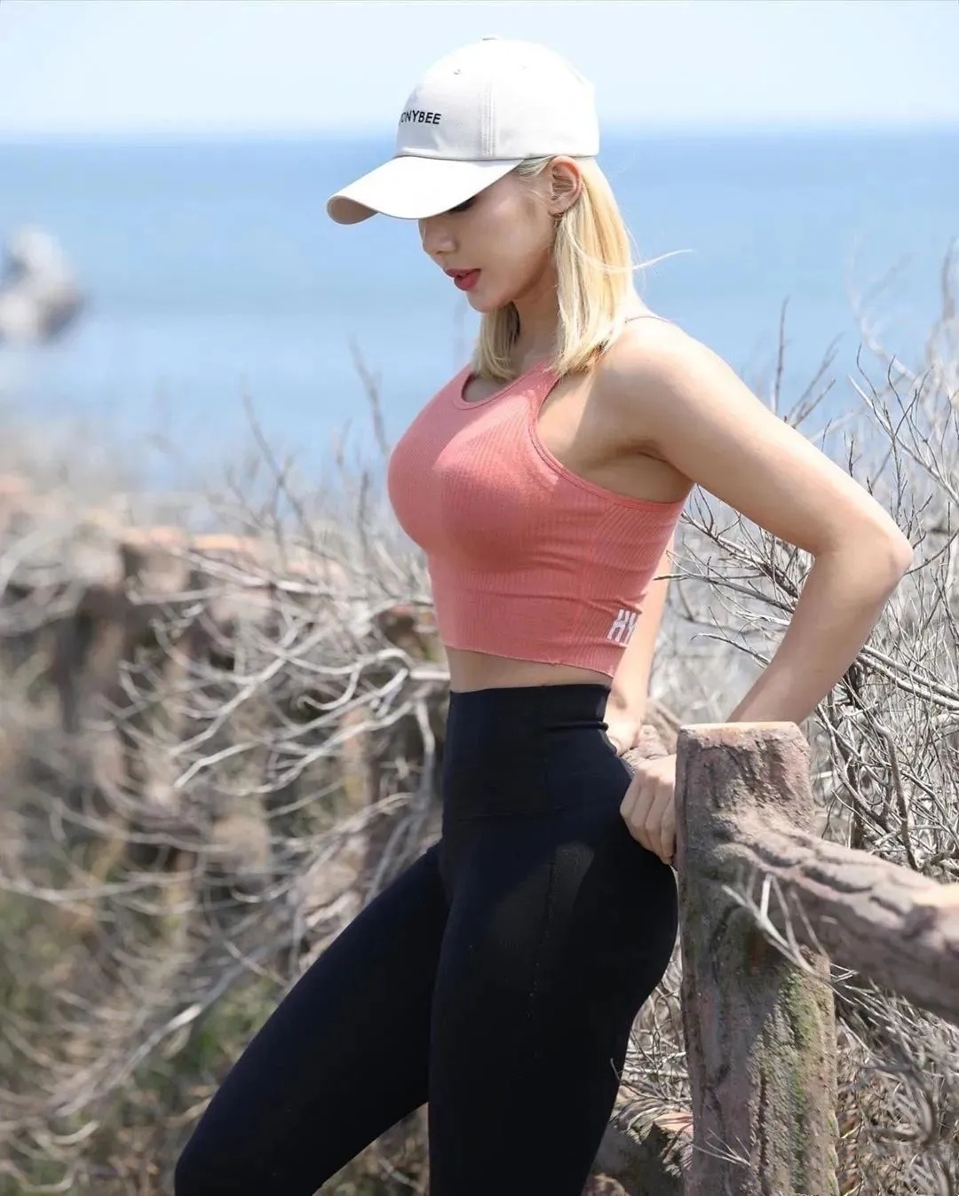 韩国釜山健身女神,小蛮腰,大长腿,爱健身的她魅力四射 - 114货源网