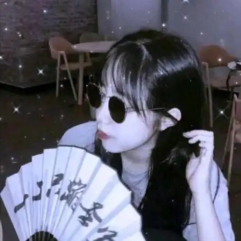 超好看的扇子遮脸女生头像_图源网络_侵删致歉