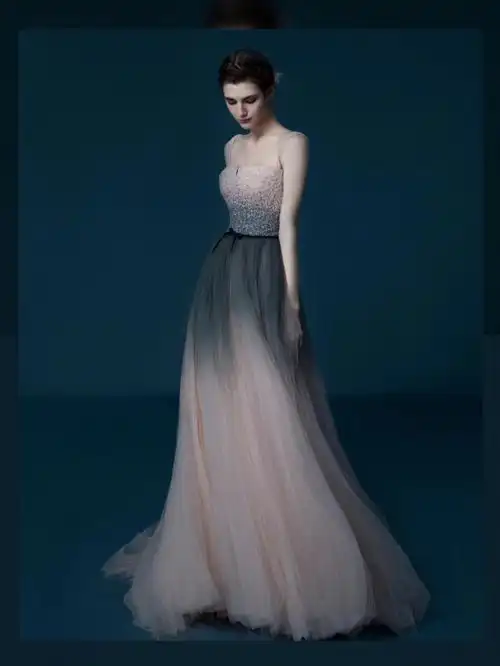 这款优雅又仙气的渐变星空礼服直接封神60