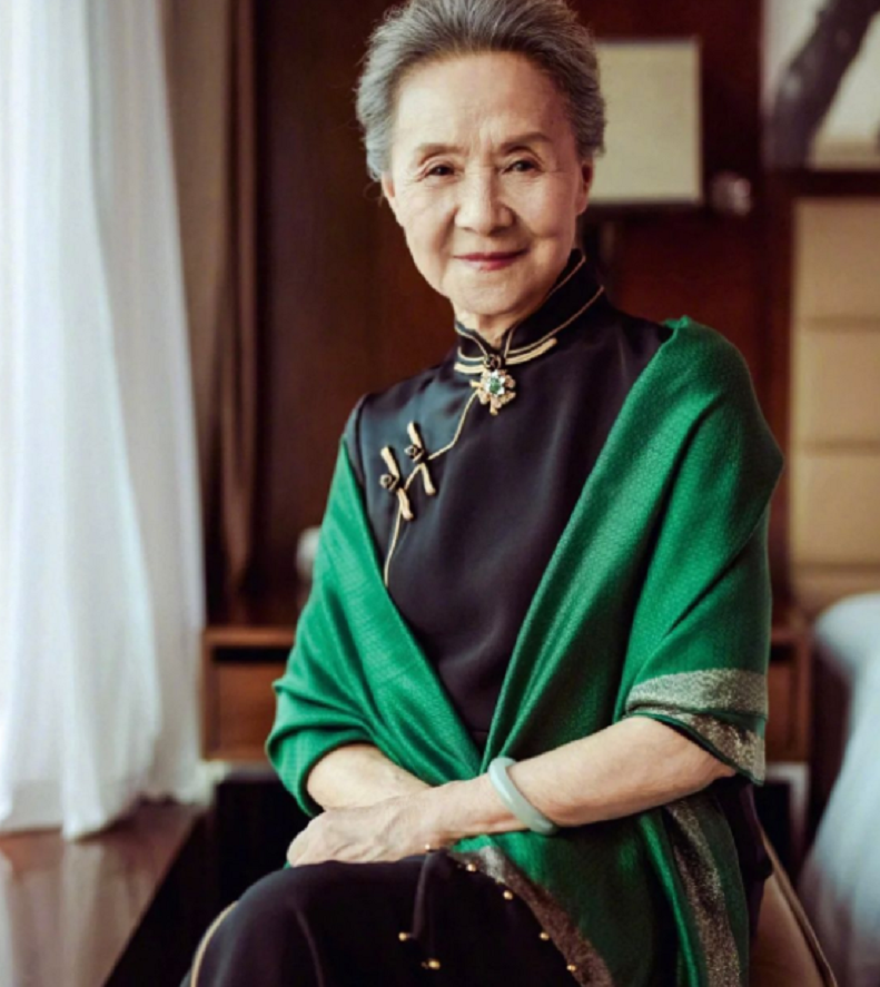 晚年颜值"逆天"的6位"奶奶级"演员,80岁狂甩蔡明等人一条街