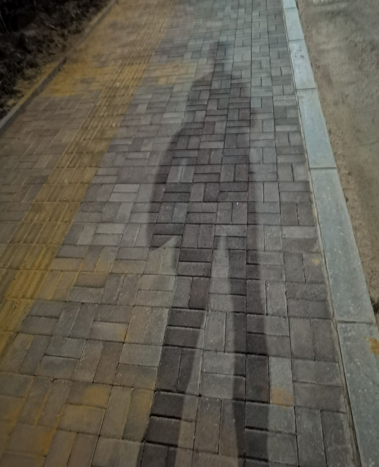 华为gt2夜晚跑步真是不错,超长的续航真是没谁了