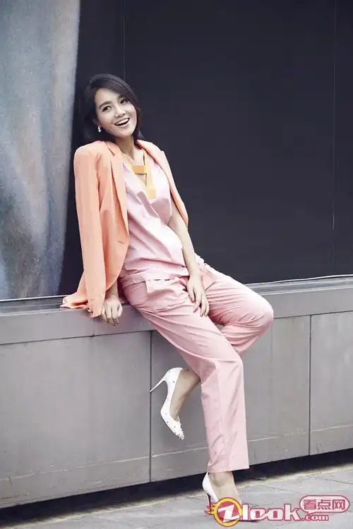 时尚界清流朱丹开挂!衣品爆表潮范儿来袭