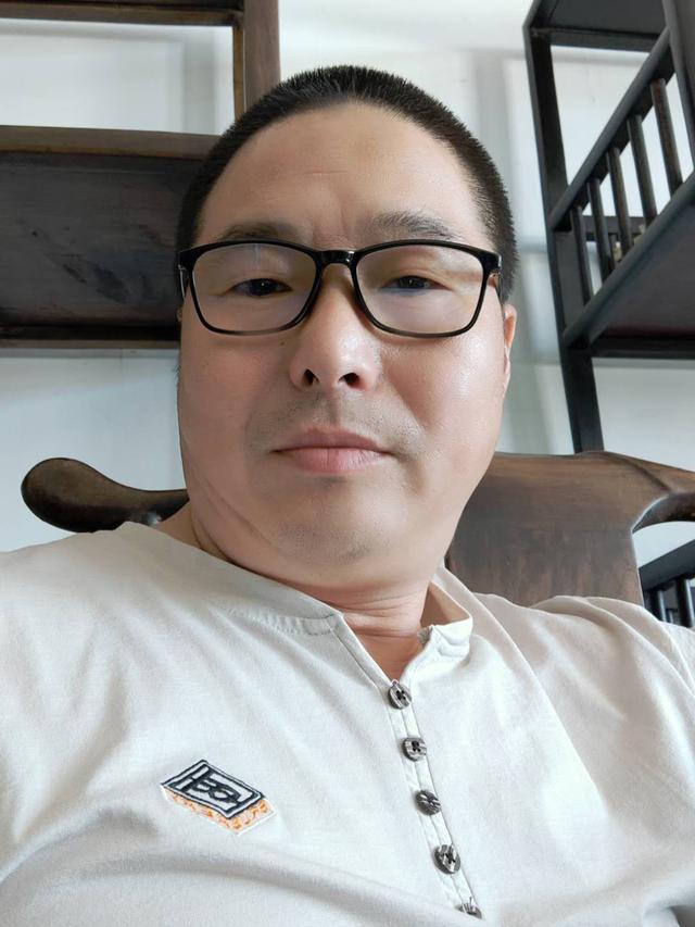 葛卫东男汉族70年3月9号 浙江省磐安县 银杏堂主