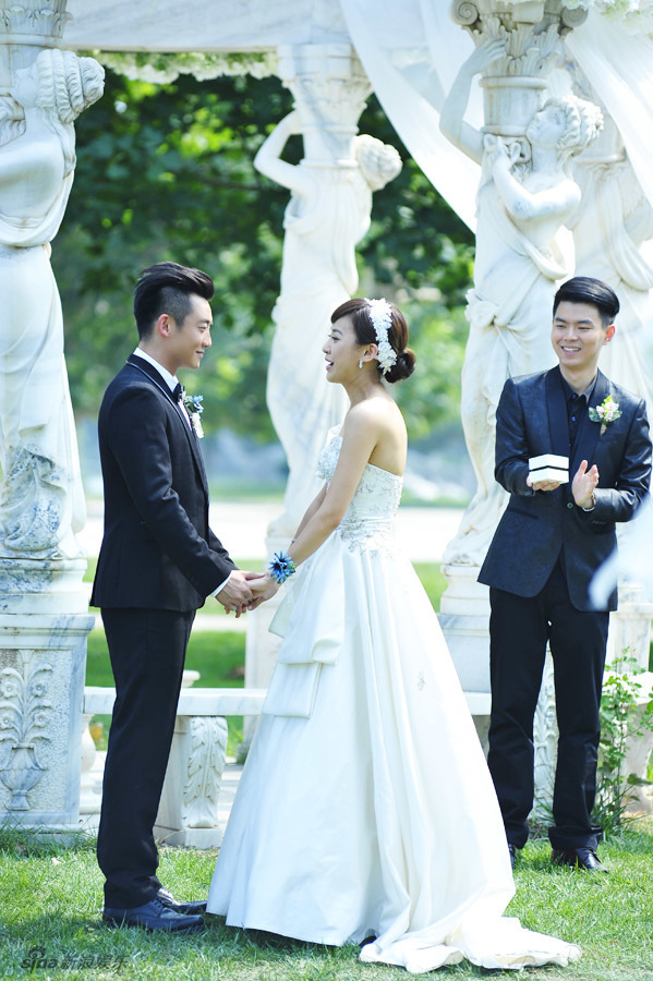 组图:郑恺陈意涵婚纱照曝光 梦幻如诗浪漫养眼_高清图集_新浪网