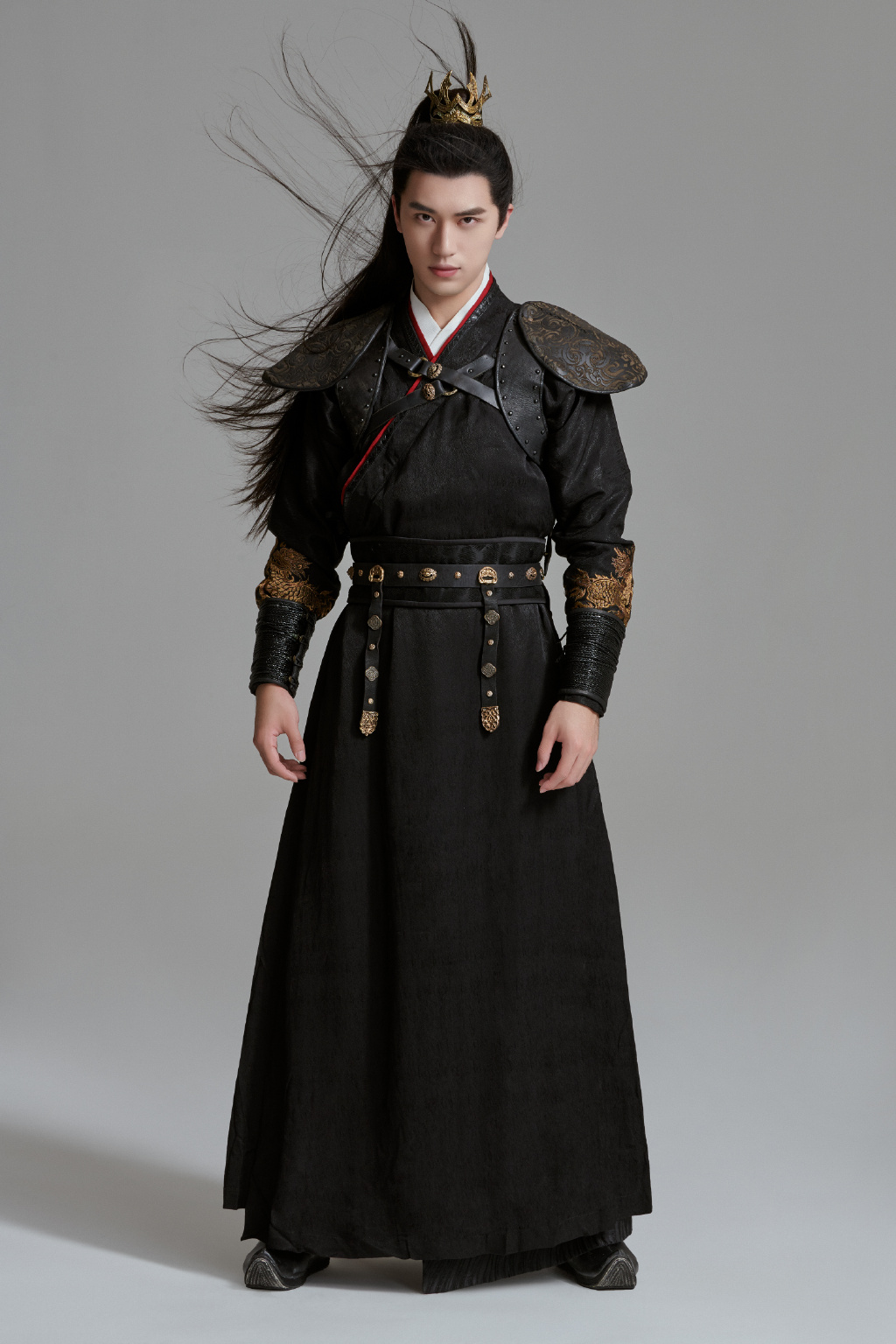许魏洲古装造型帅气写真图片24