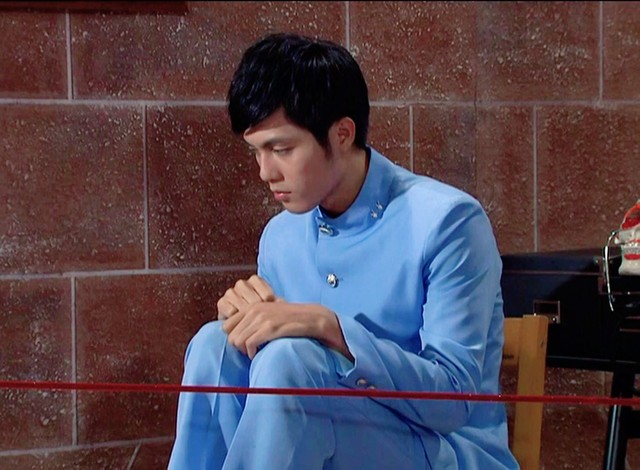 萌学园素材抱图关注