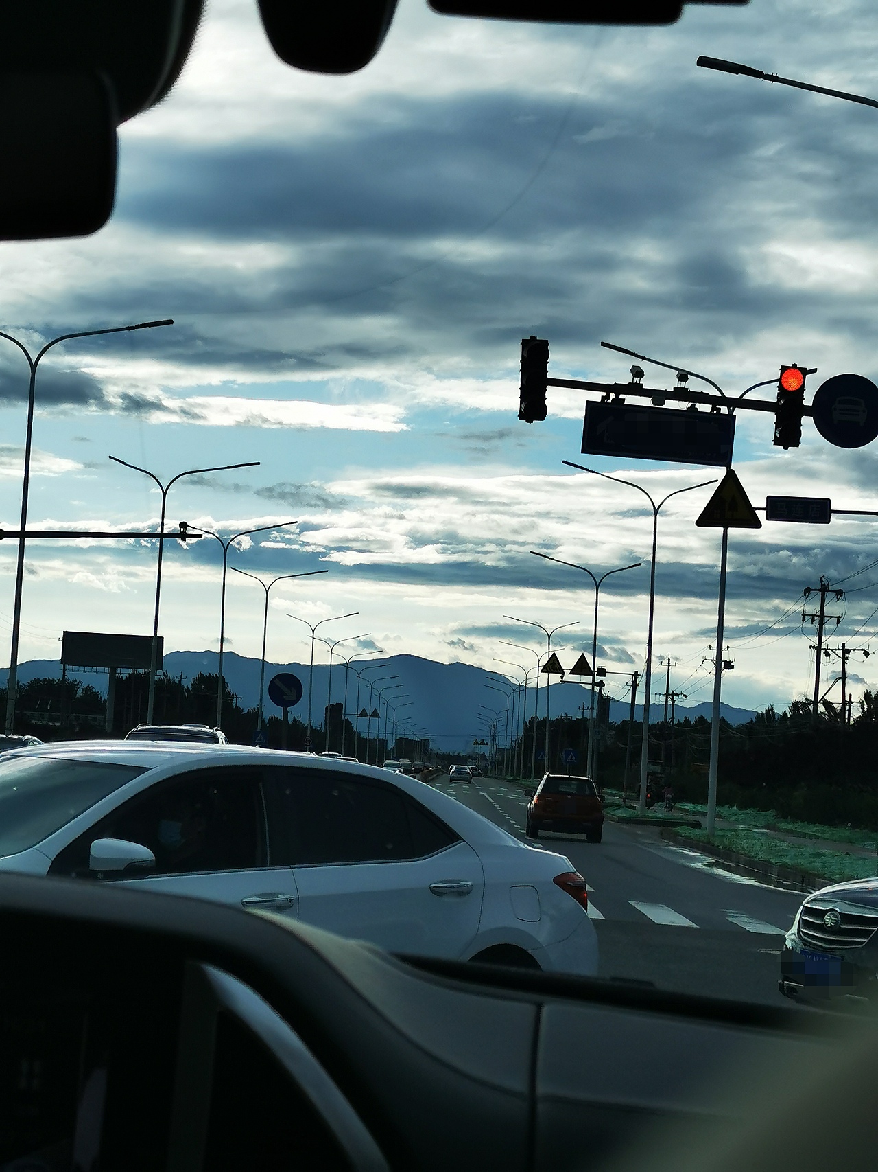 阴天 傍晚 车窗外95