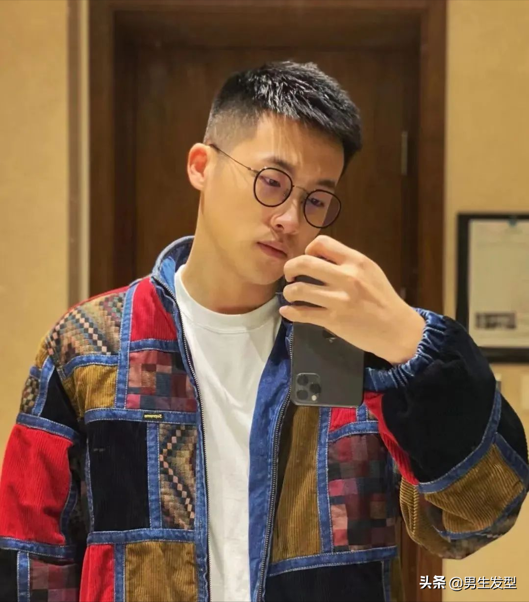 最火的男生夏季发型两边推掉中间造型清爽干净潮流帅气