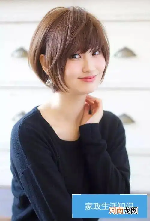 尖下巴女生剪修日系短发图片 时尚潮流百变非常美丽动人短头发发型系