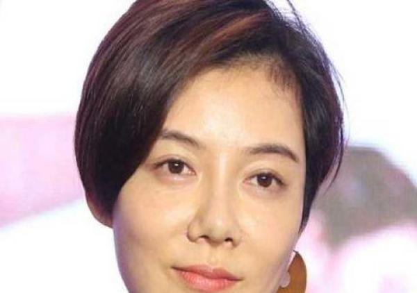 36岁车晓素颜照曝光,岁月痕迹太显眼,网友:还能再嫁豪门吗?