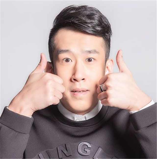 赵本山的小徒弟脸长不输李咏还上过春晚想靠自己打拼至今难红