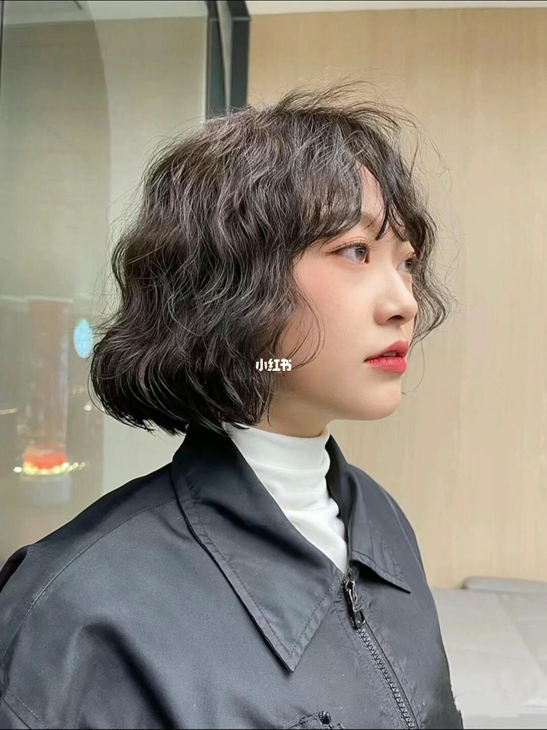 显脸小瘦脸发型短发蛋蛋卷短发发型