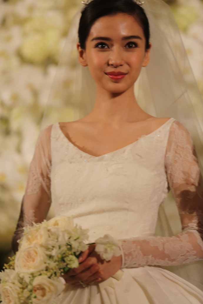 杨颖黄晓明婚礼现场生图#angelababy这是我结婚的地方# #明星沉浮记