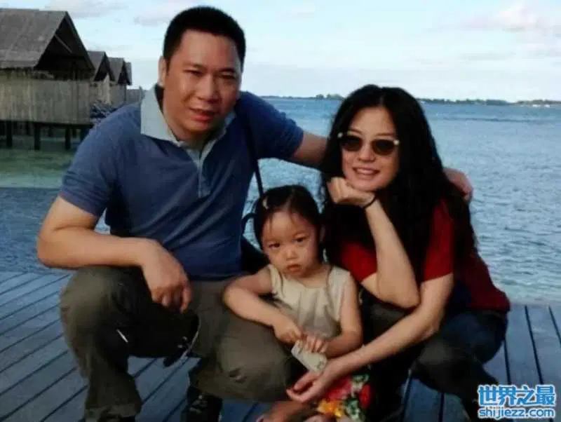 赵薇和世界冠军王励勤婚纱照都拍好了为何转身嫁给富商黄有龙