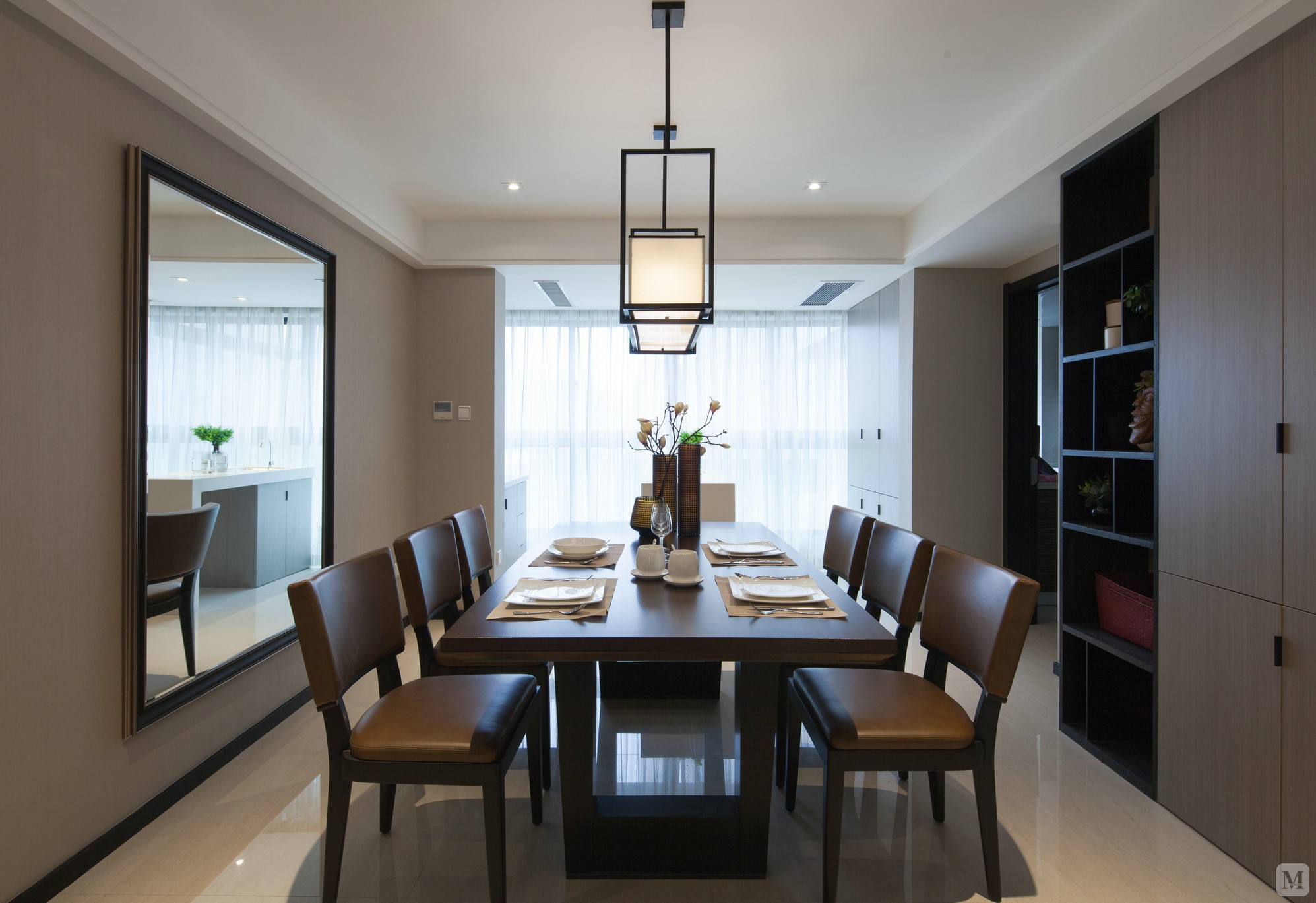 简约餐厅组合柜装修效果图