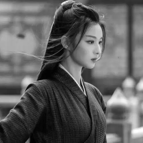 高冷范黑白女生头像 孤傲高清的黑白冷淡风女生头像图片_女生头像