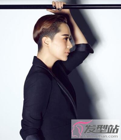 女生剃鬓角短发好看吗洒脱干练比男生还帅气