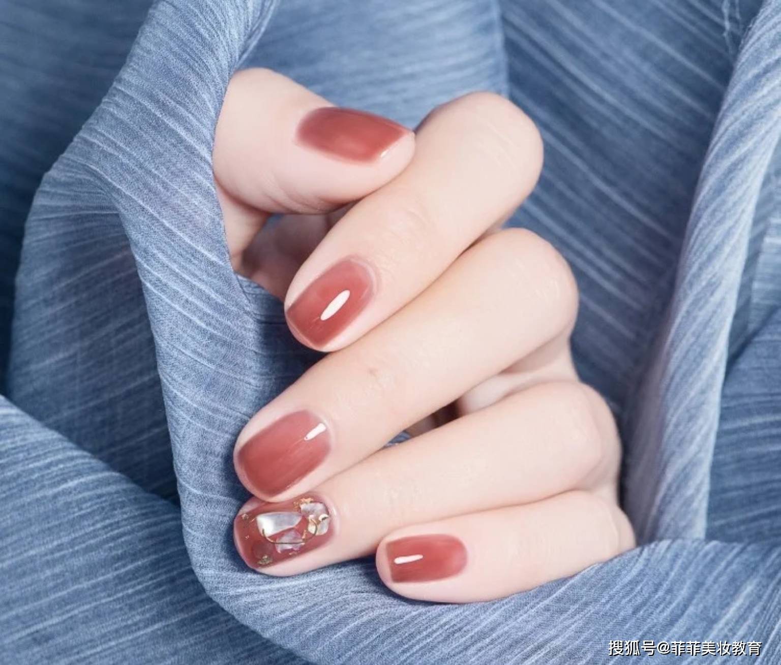 皮肤太黄不知如何选择美甲这几个款式绝绝子