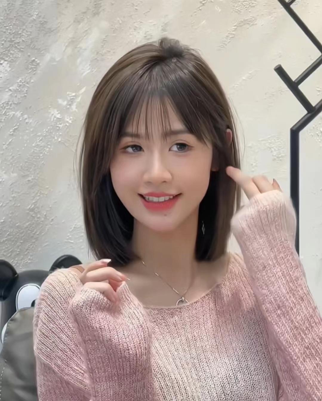 今年流行一种发型叫"锁骨发",洋气减龄显脸小,效果堪比整容_头发_脸型