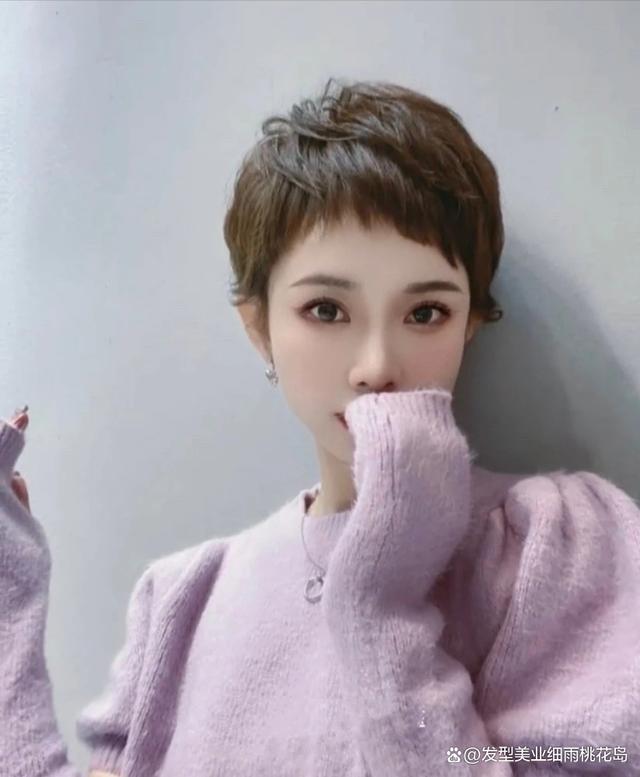 锯齿头超短发,时尚又个性