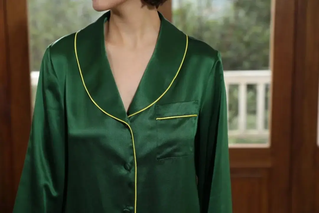 丝绸家居服装,优雅与活力的完美结合!