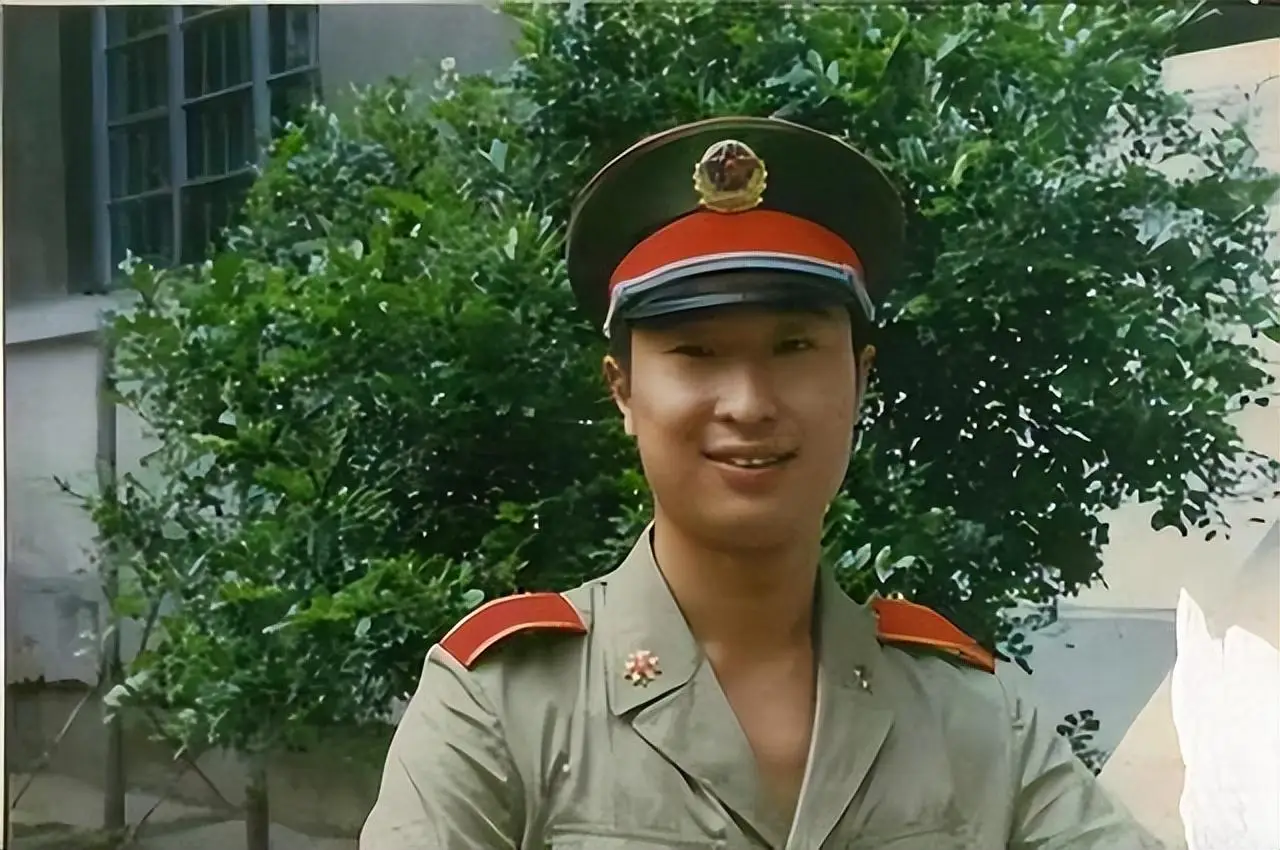 林永健资助农村女孩和女子相恋多年他背后的故事令人感动