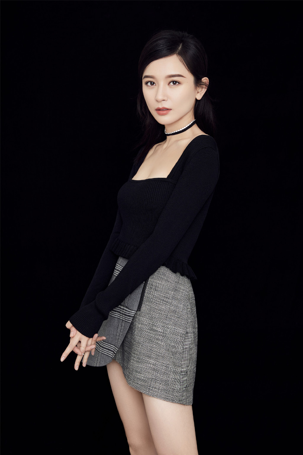 女演员施诗性感知性时尚靓丽写真