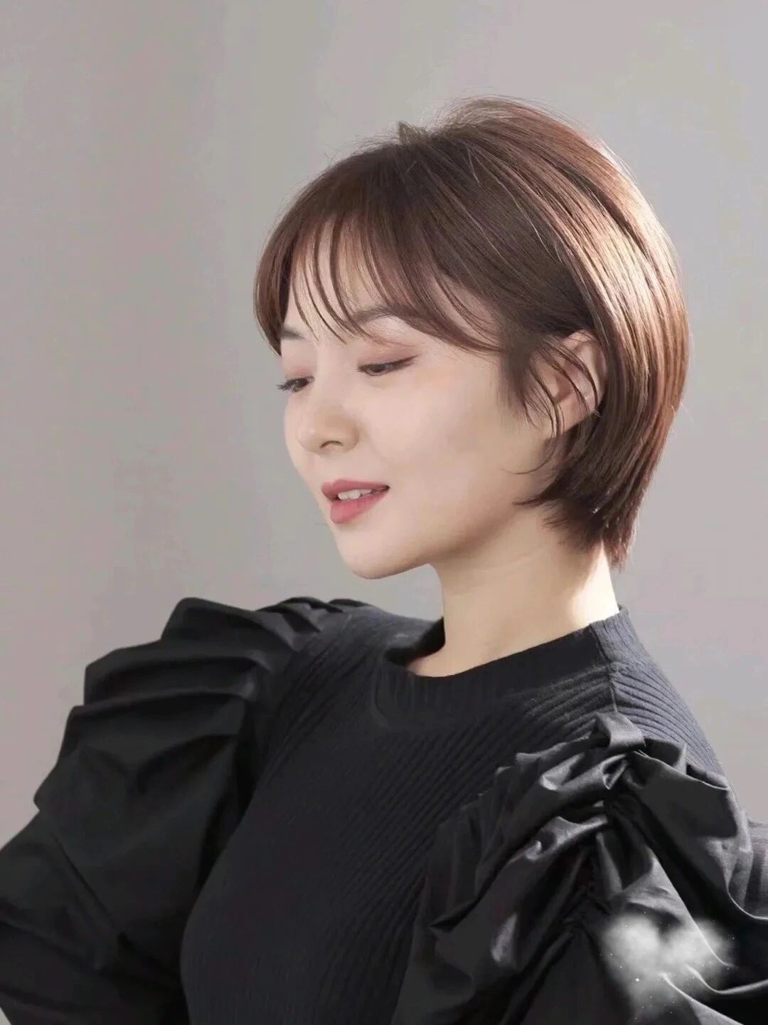 2023年流行短发推荐适合圆脸,长脸,菱形脸  	 2023年流行短发推荐适合