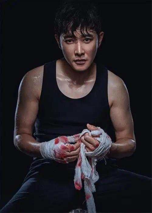 罗晋打拳写真曝光变身硬汉荷尔蒙爆棚