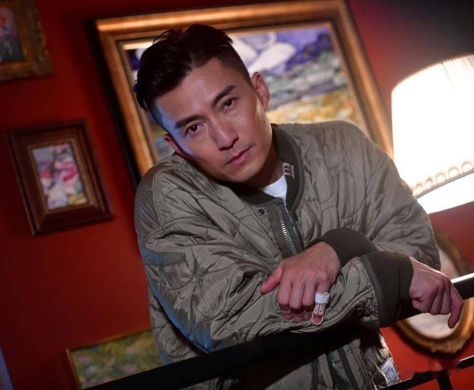 视帝大热陈山聪感恩获喜爱,一年播6剧满意成绩表!_林敏骢_郭晋安_儿子