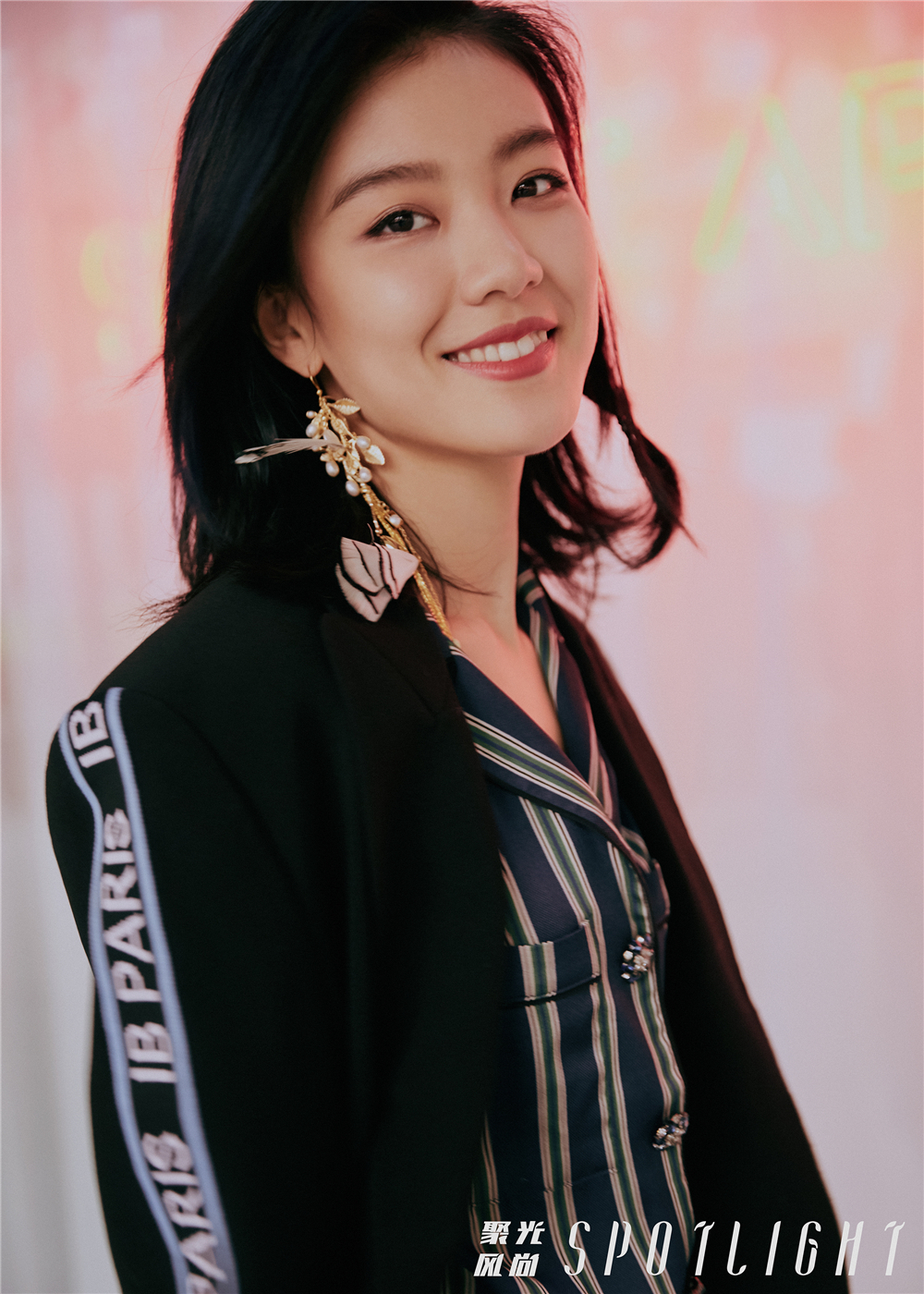 在刚收官的电视剧《如若巴黎不快乐》中,雅玫搭档实力演员张翰,饰演为