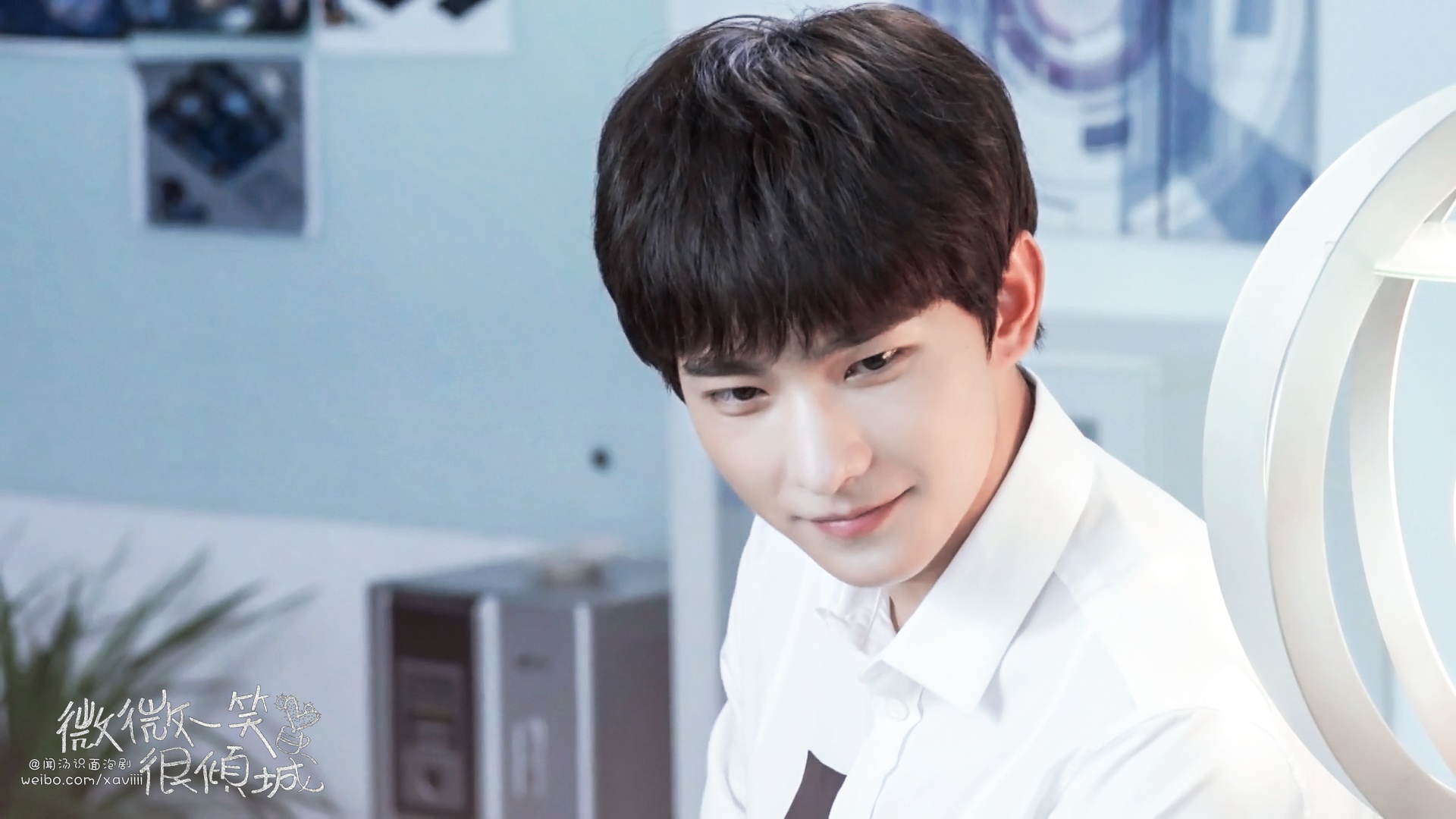 杨洋《微微一笑很倾城》喝水剧照图片桌面壁纸