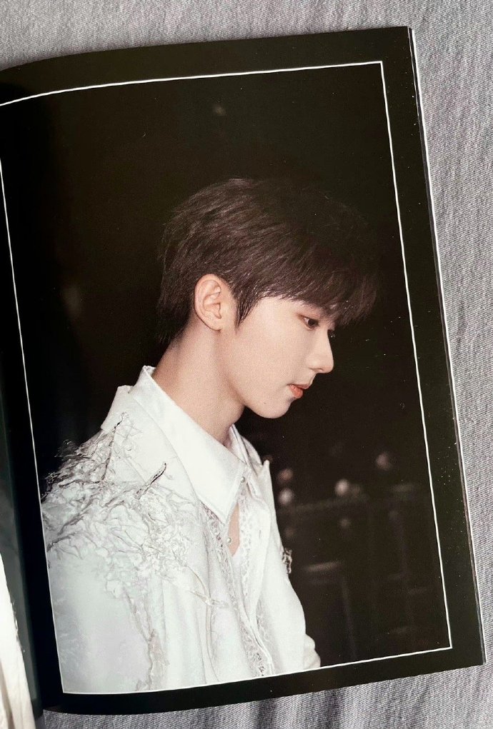 马嘉祺全员加速中#哪个好人扫描一下pb内页特别是金丝框眼镜的!