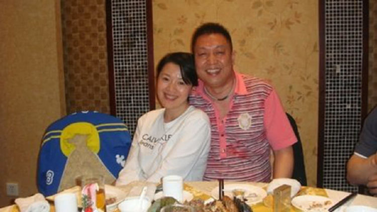 他37岁当上央视主持人,两段婚姻都以失败告终,如今却活成这样|王为念