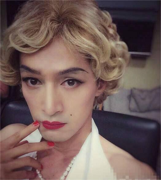 男扮女装也不稀奇,而且男星扮起女装有的真是貌美如花,有的辣眼睛,恨