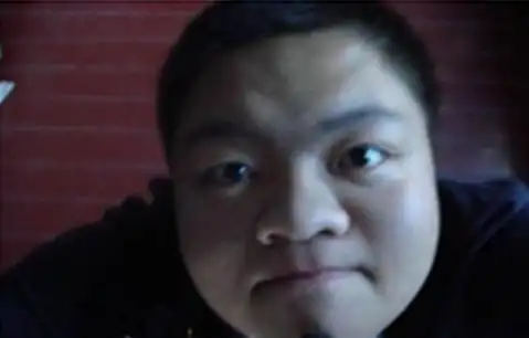 lol小智最真实版本照片曝光自从第一次听到小智解说的lol视频,就感觉