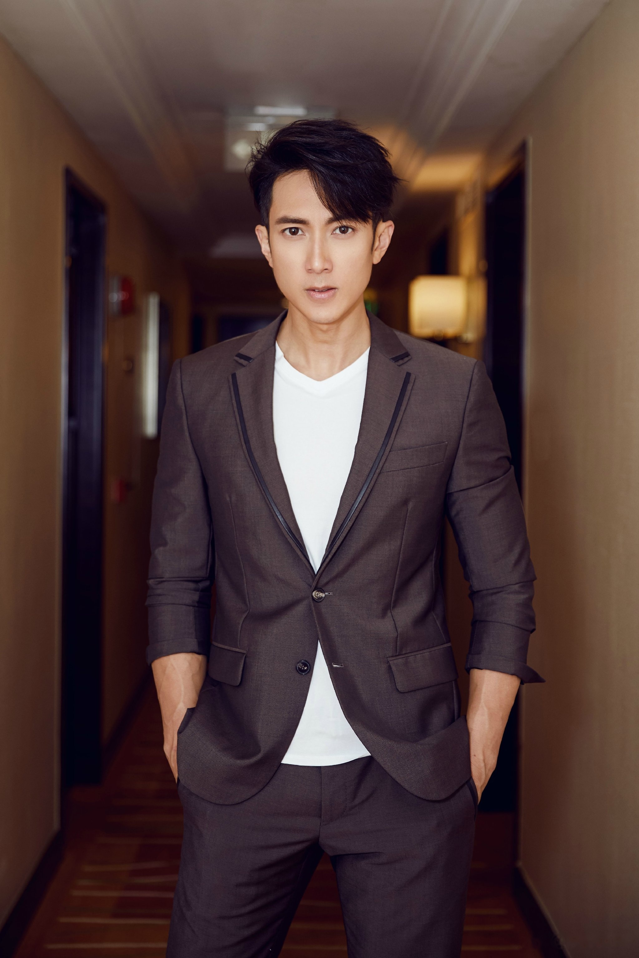 祝帅气的吴尊和可爱的neinei生日快乐~  歌手,演员,奶爸,每一个角色你