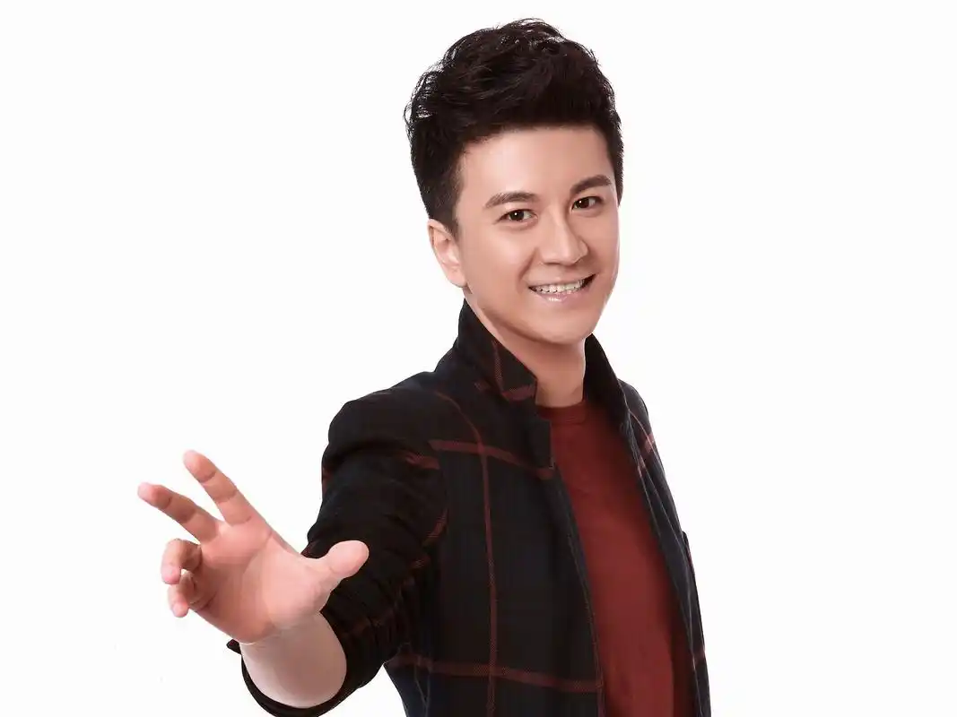 马跃图片 央视主持人马跃写真图片