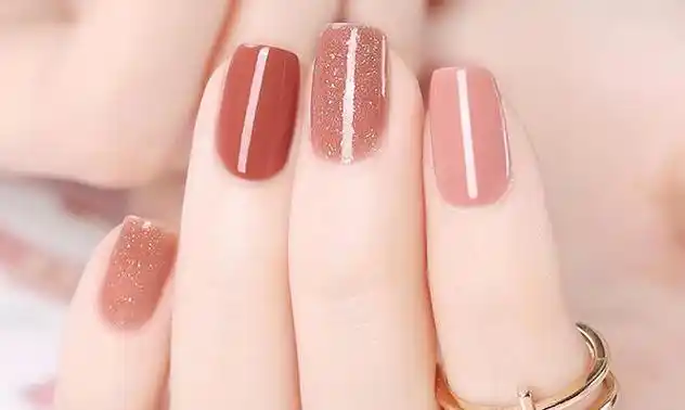 夏天做什么颜色指甲好看 2020受欢迎的美甲款式