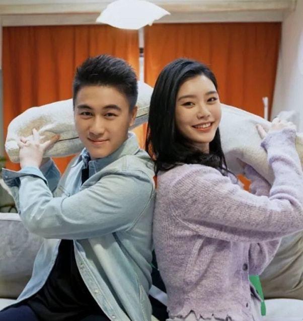 何猷君和何超欣有超出兄妹感情吗?