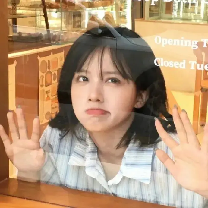 短发系可爱女生头像