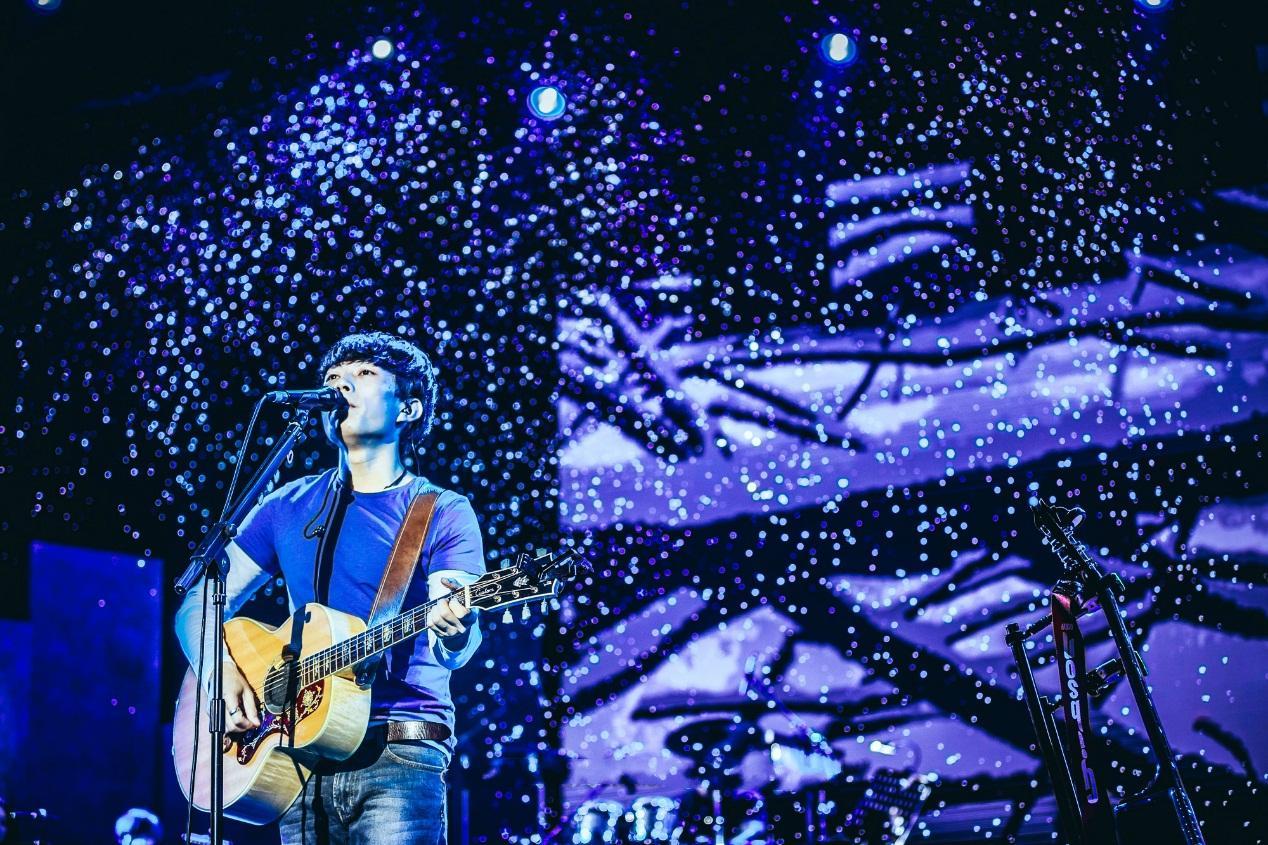 如何评价赵雷 2018 年正式发行的《十九岁》? - 知乎