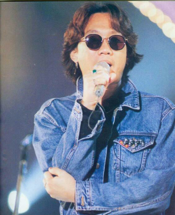 资深乐迷收藏的beyond早期黄家驹罕见照片(上)