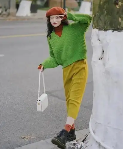 深青绿色的衣服怎么搭配 衣服怎么搭配-ship188.com