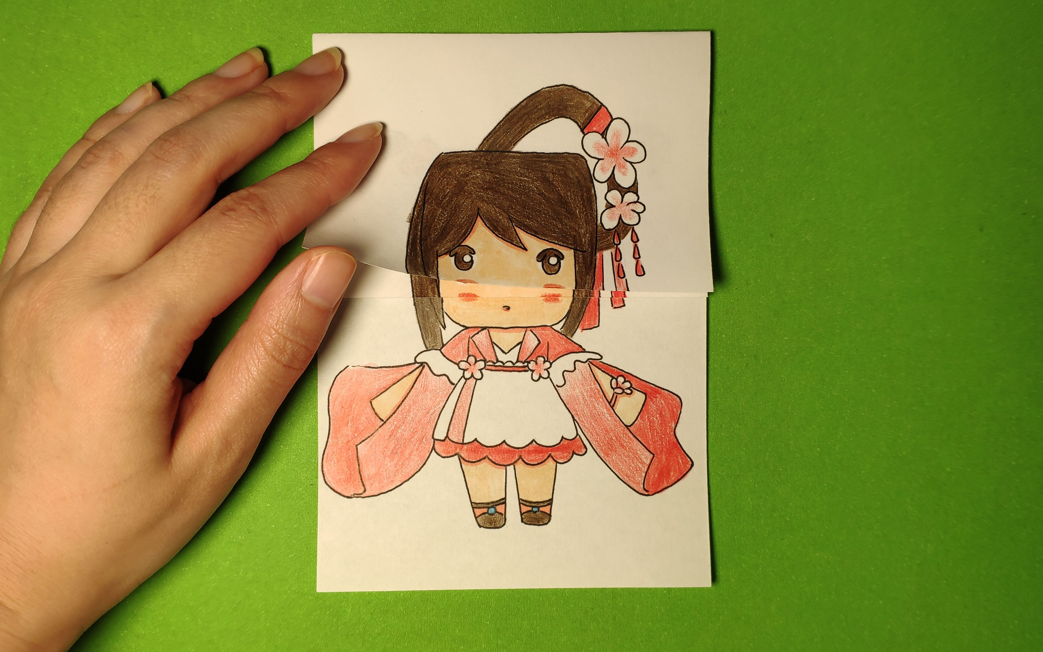 如何用一张纸手绘迷你世界花小楼3次变身造型戴上王冠哪个漂亮