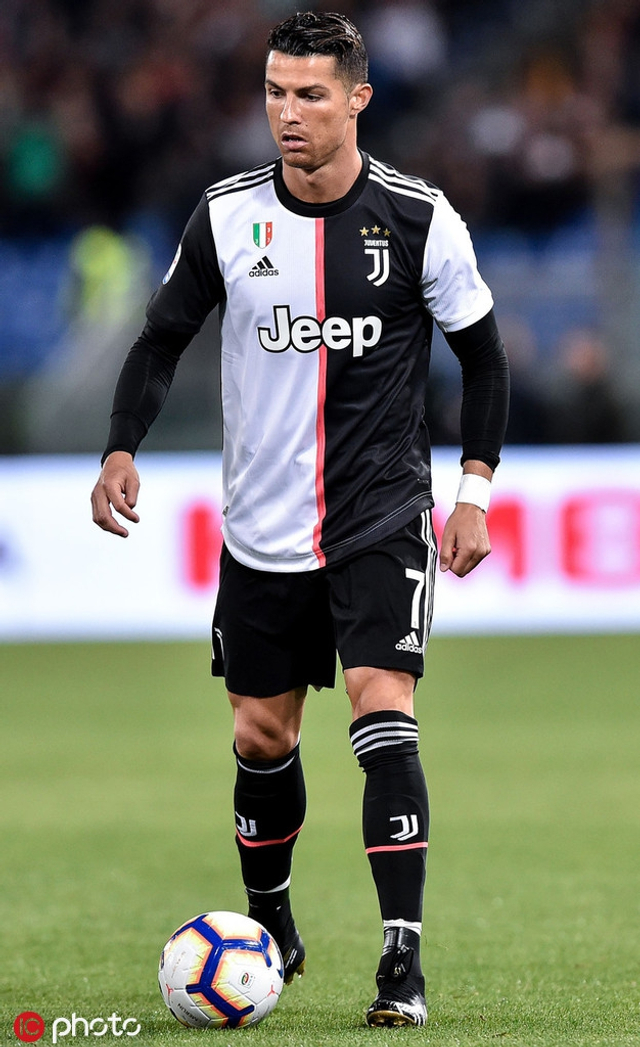 c罗穿上尤文新战袍