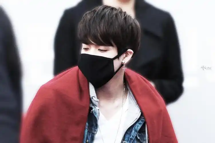 安利peniel务光头